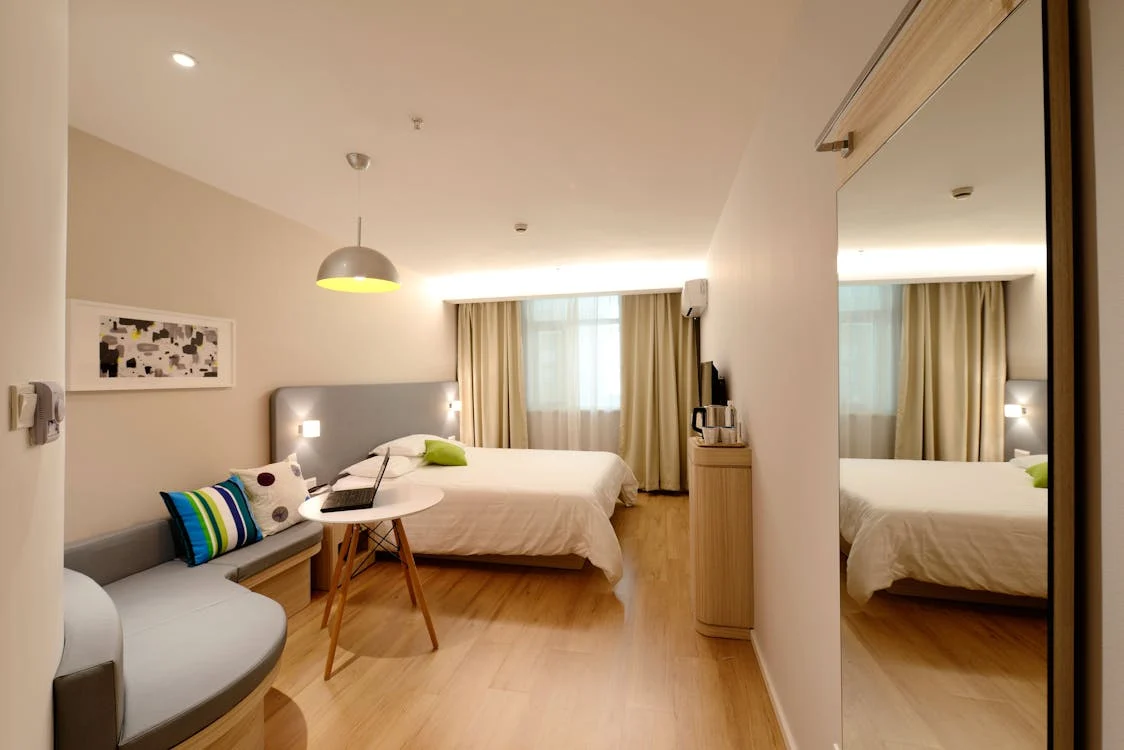 10 Best Hotels In Canada For Foreigners